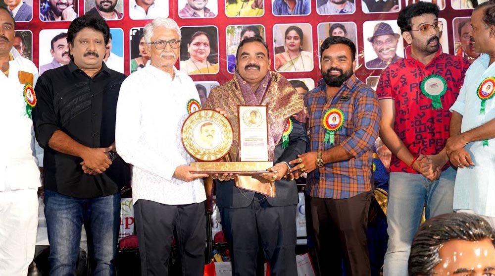 dr-ramesh-sampangi-dasari-film-award-1